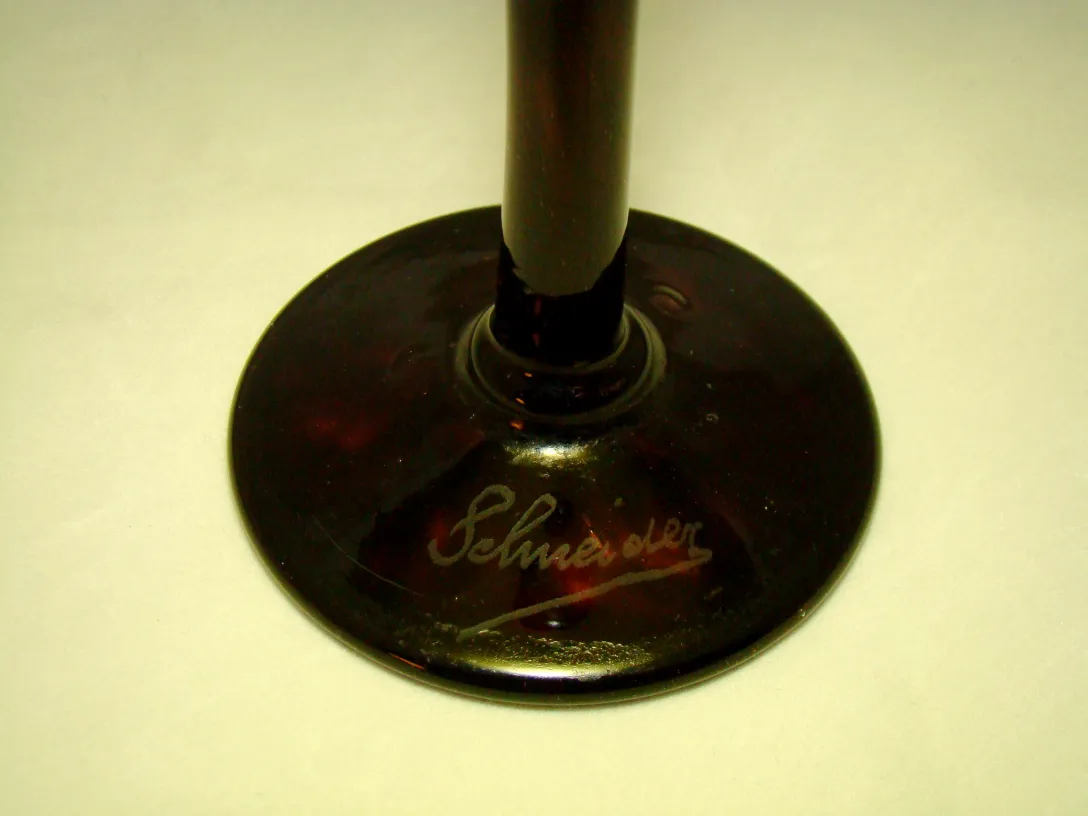 vidrio antiguo firmado con nombre schneider en la base