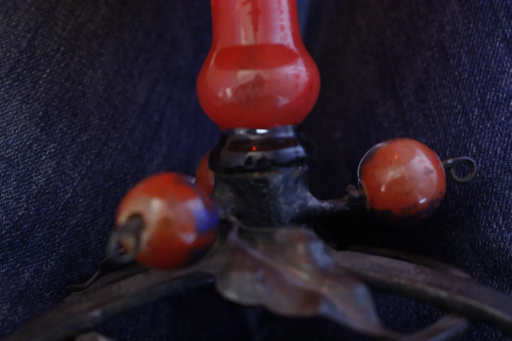 Verre ancien signé par Schneider avec des détails décoratifs