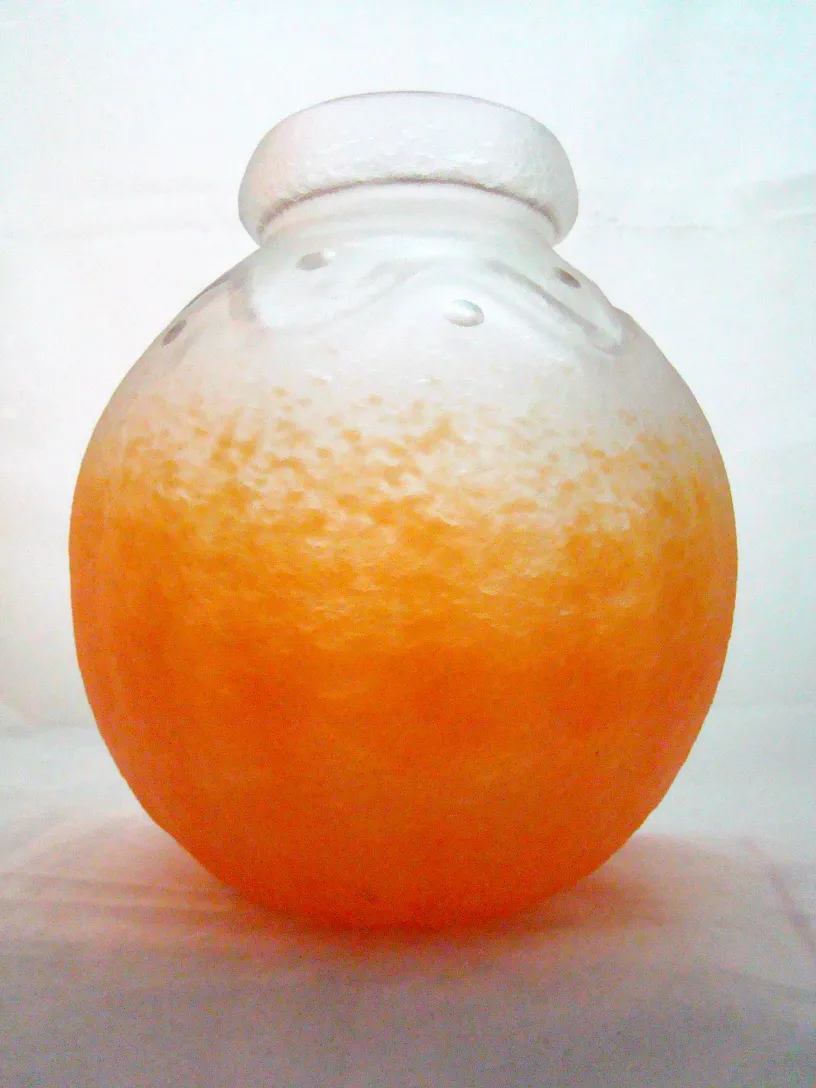 altes signiertes glas von schneider mit orangem Farbton