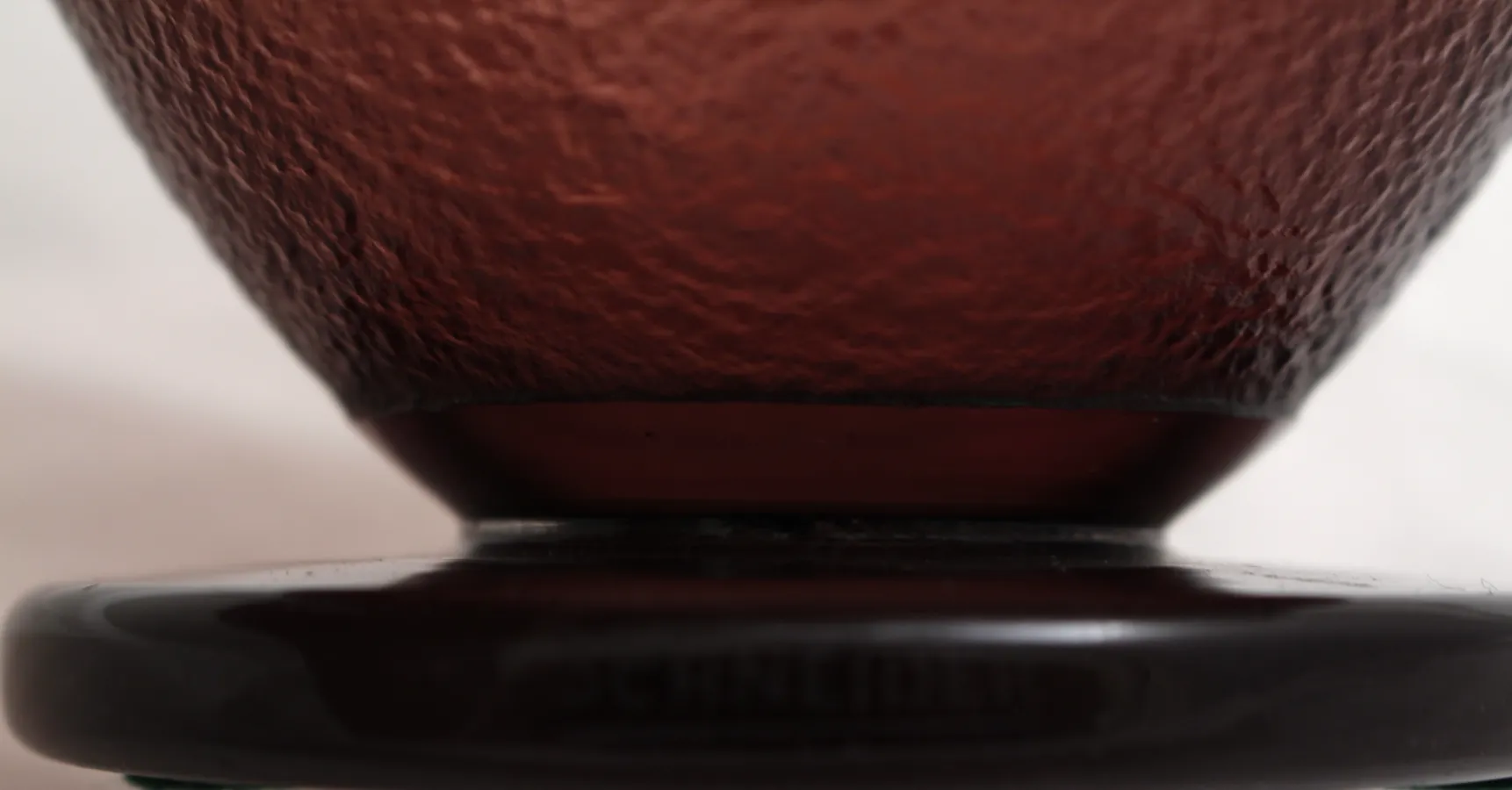 質感のある底のグラス、シュナイダー署名、フランスのアンティークスタイル