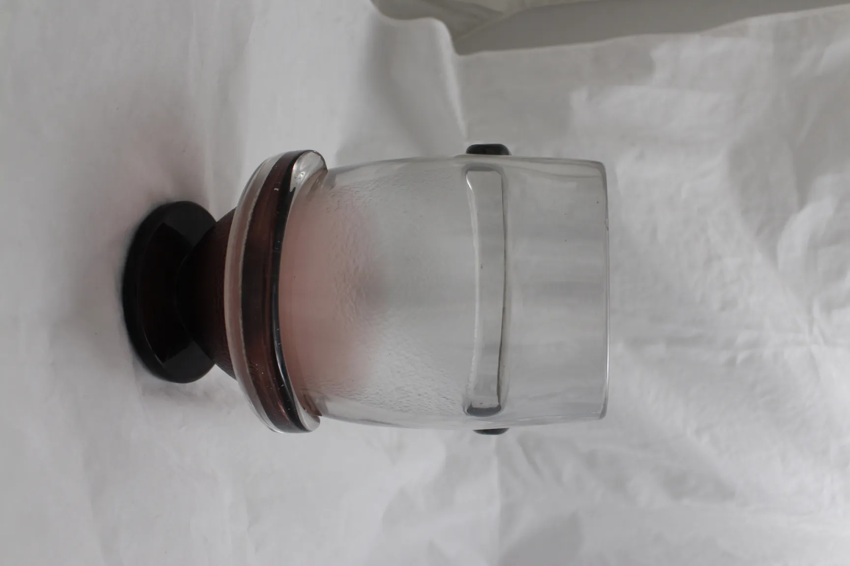 زجاج موقّع من Schneider عتيق من فرنسا.