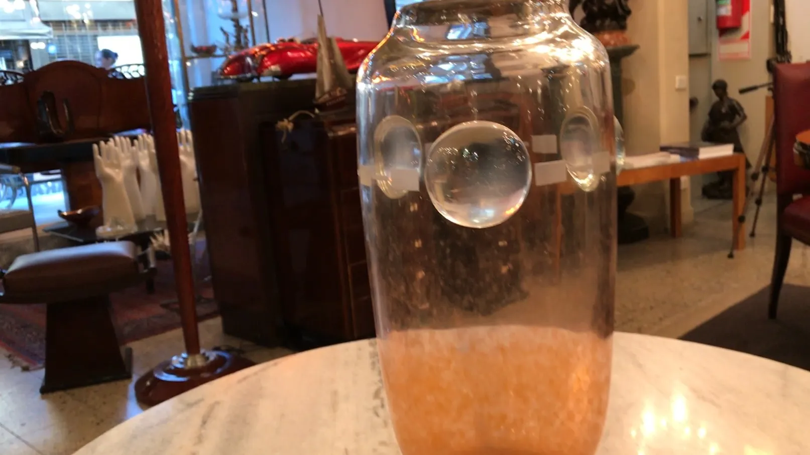 Verre transparent avec dessin et signature de Schneider, antiquité