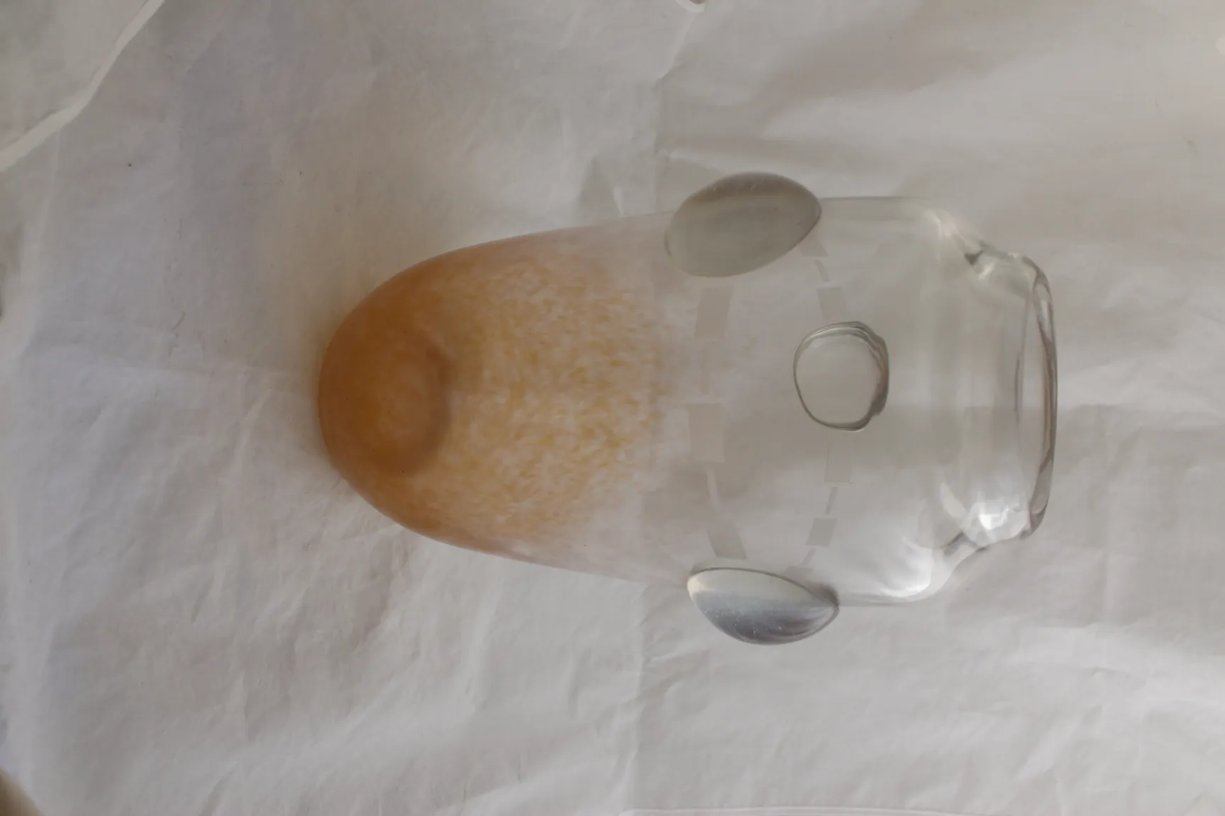 Vetro antico firmato da Schneider con un design unico.