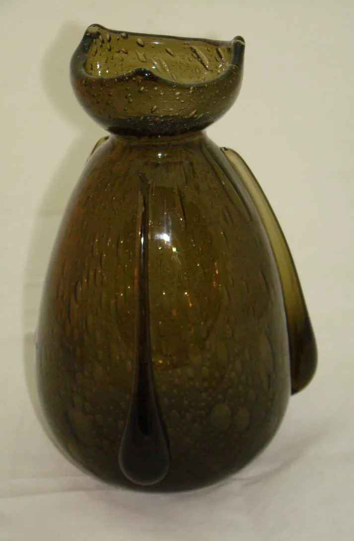 vidrio firmado con burbujas, forma elegante y vintage