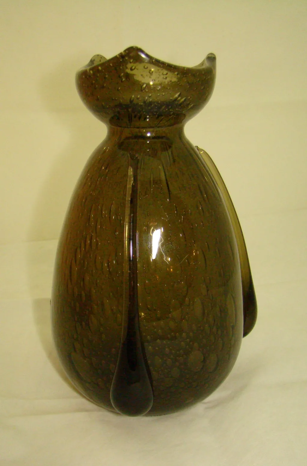 verre ancien signé Schneider avec design unique