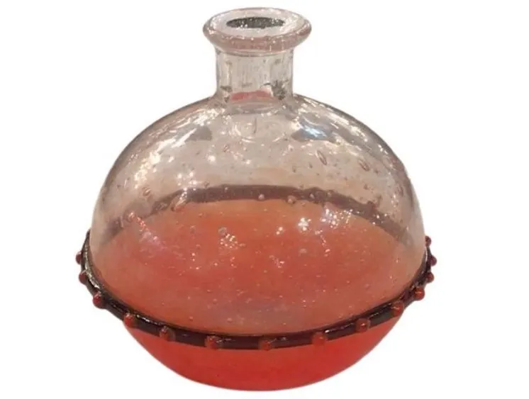 Vetro antico firmato Schneider con base rossa e dettagli a bolle.