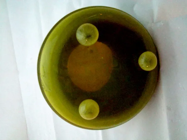 签名玻璃有三个球形细节，古董