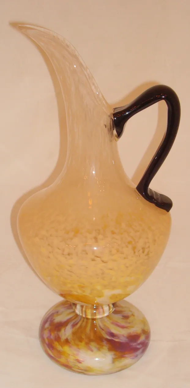 Antiguo vidrio firmado por Schneider con base decorativa de colores