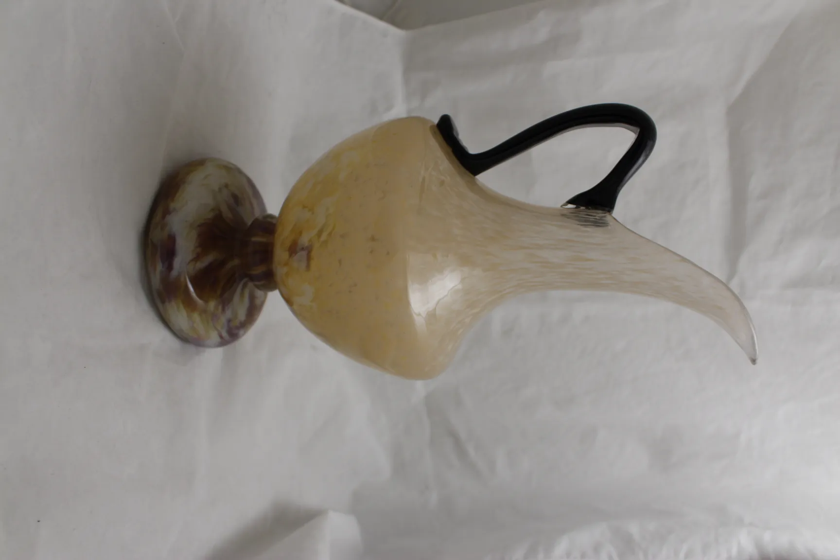 verre ancien signé Schneider avec base décorative