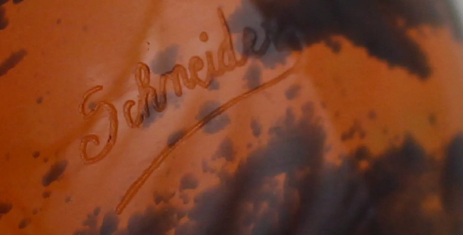 Verre signé d'antiquité avec inscription Schneider