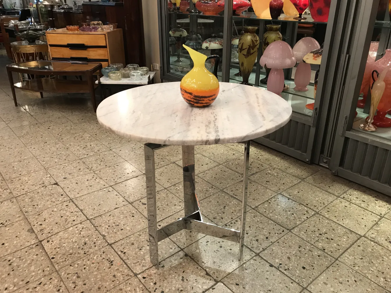 Vidro assinado Schneider com decorações em fundo variado