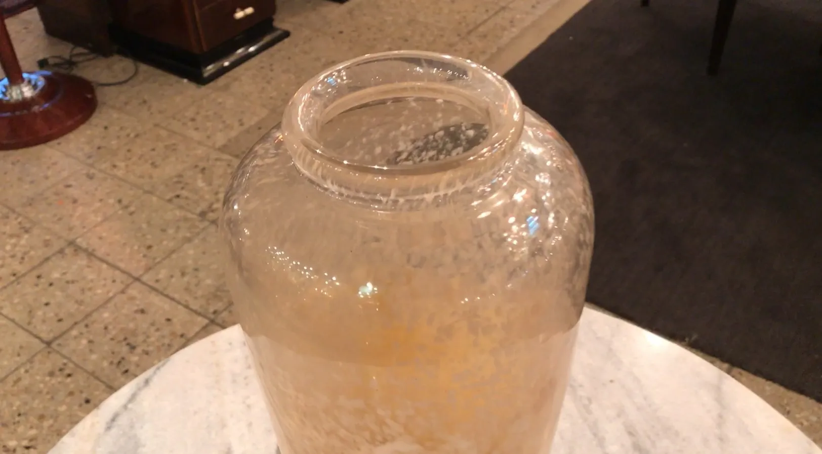 vidro antigo assinado de schneider com detalhes únicos