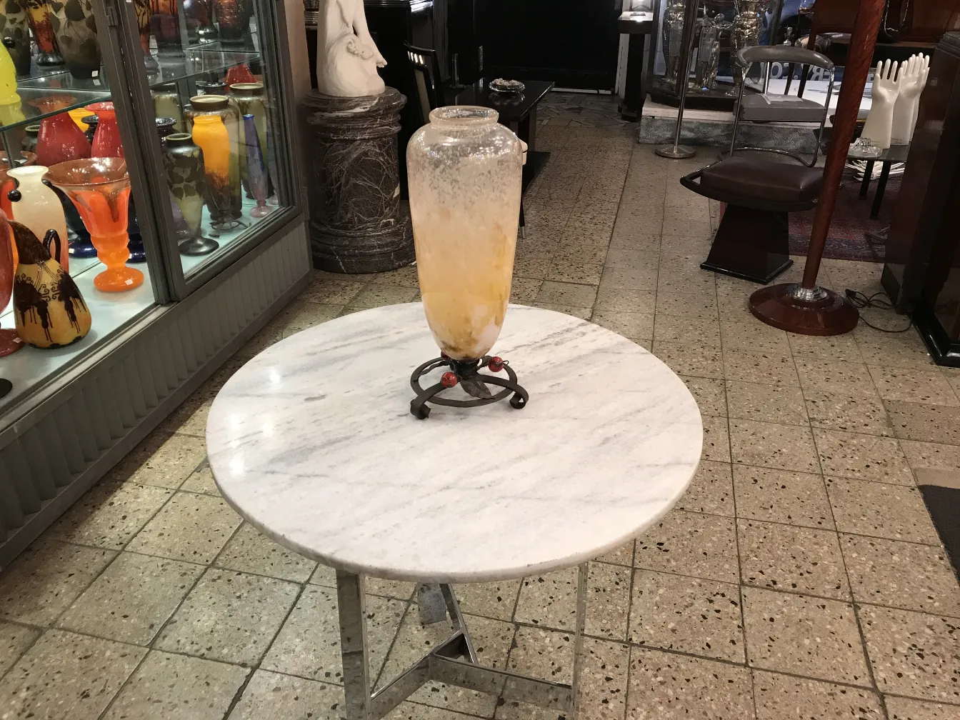 アンティークサイン入りグラス（シュナイダー）の黄色いデザイン