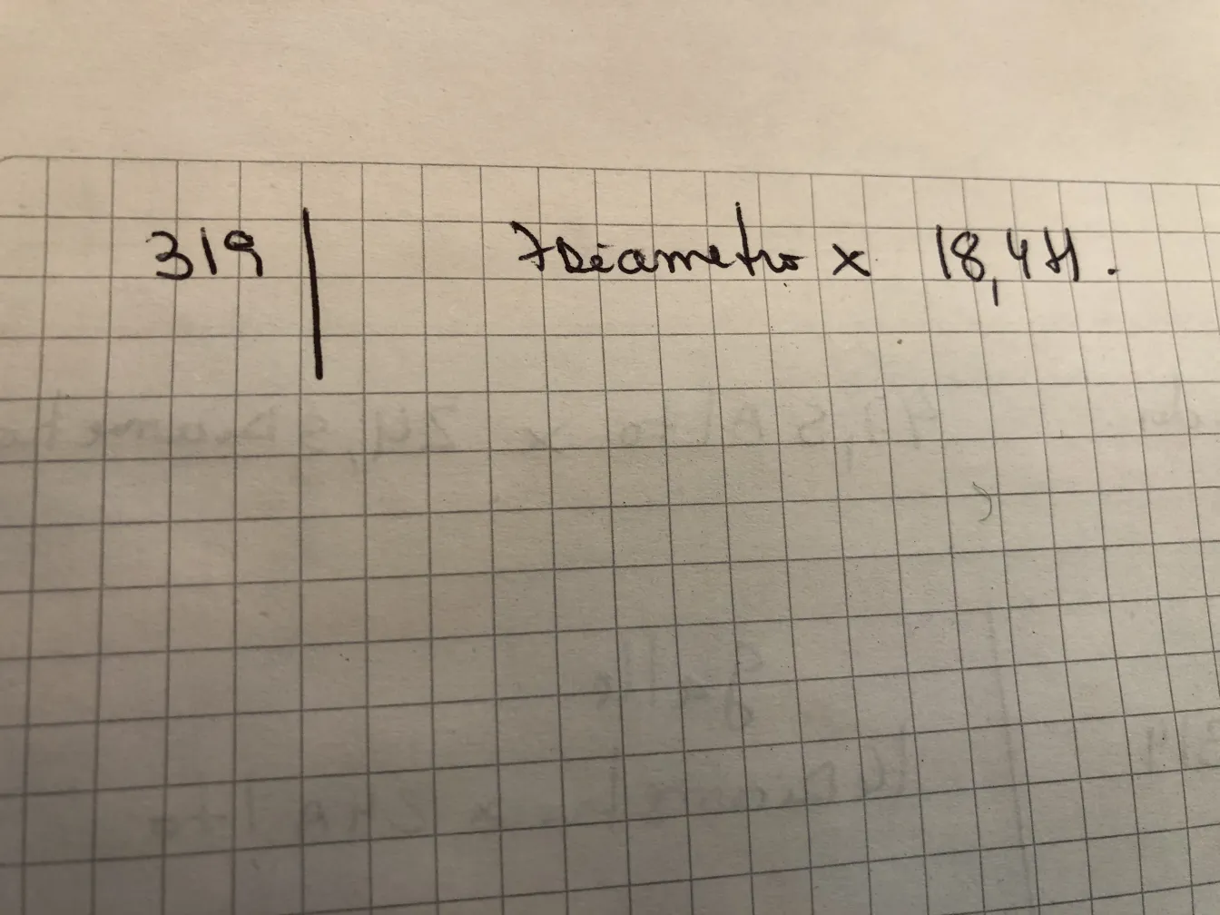 Verre ancien signé par Schneider avec des détails.