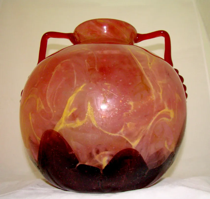 vase en verre de couleurs rouges et jaunes, antiquité, signé par Schneider