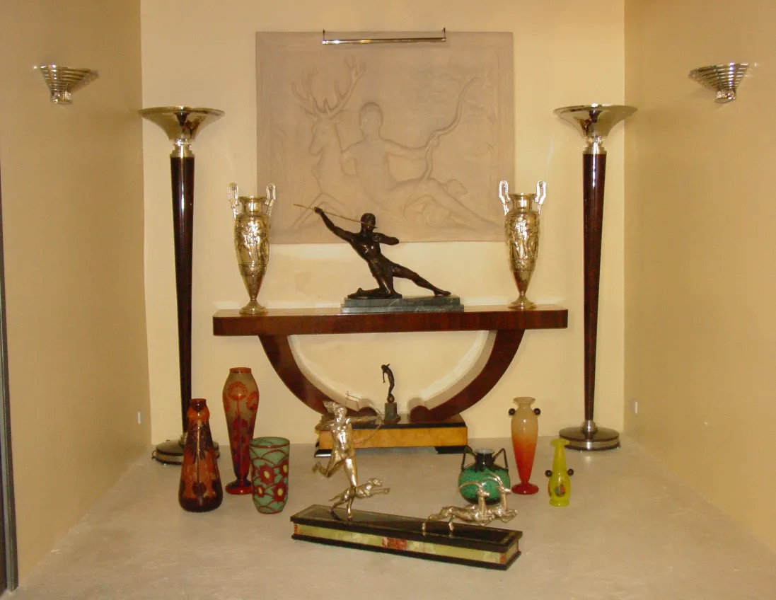 Vetro antico firmato da Schneider con decorazione interessante.