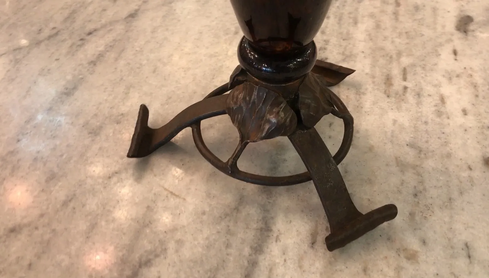 施耐德签名玻璃，带装饰底座，古董。