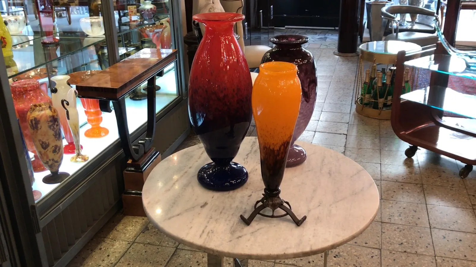 Verre signé Schneider avec une base colorée en trois teintes