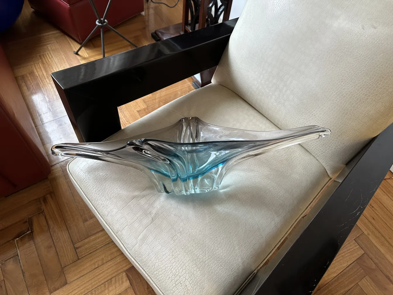 bowl de cristal de murano con colores azul y traslúcido