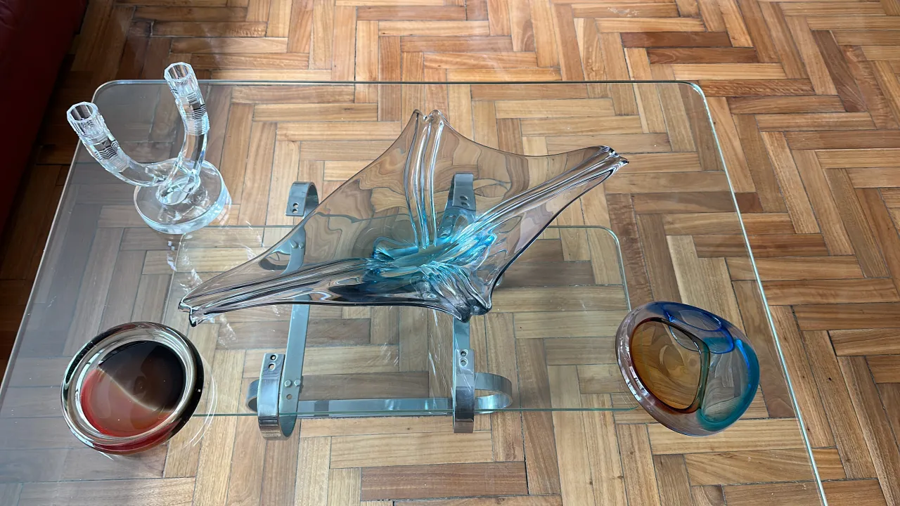 grande peça de cristal de murano com formas artísticas e cores