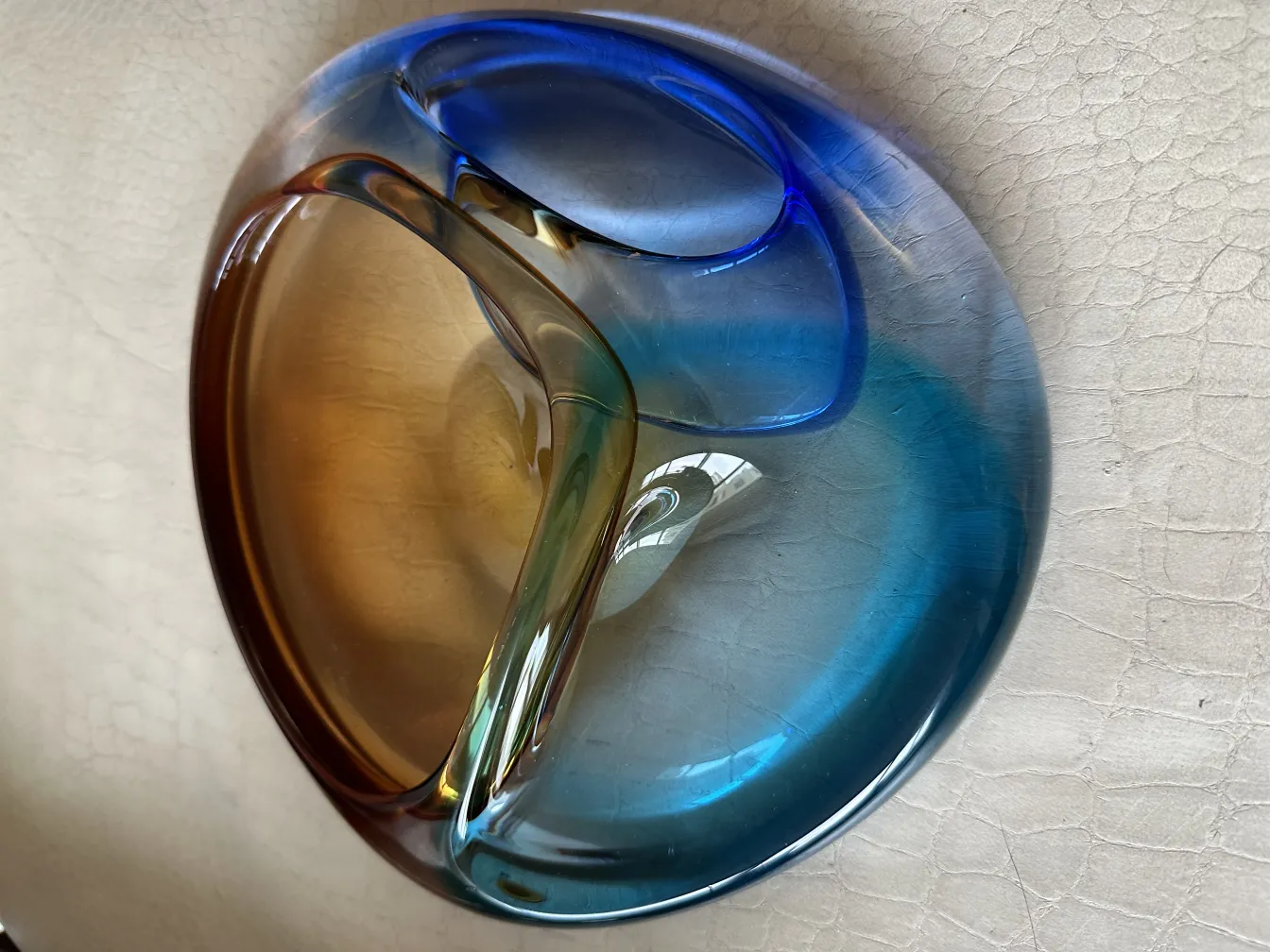 pièce décorative en cristal de murano avec des tons bleus et bruns