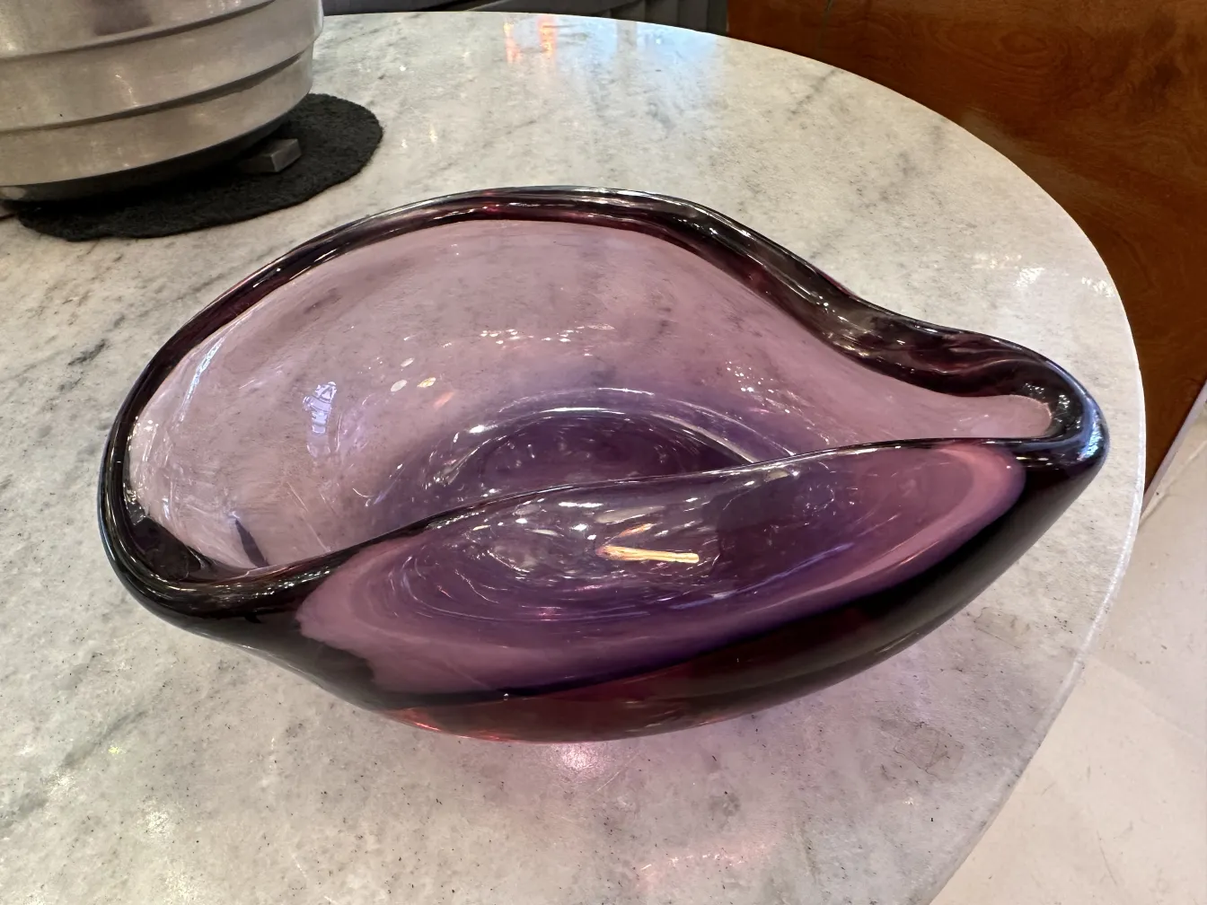 bol ancien en cristal de murano dans des tons violets