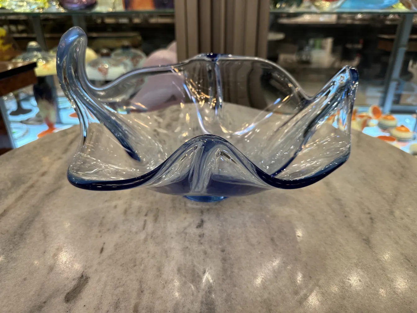 美丽的蓝色穆拉诺玻璃装饰品