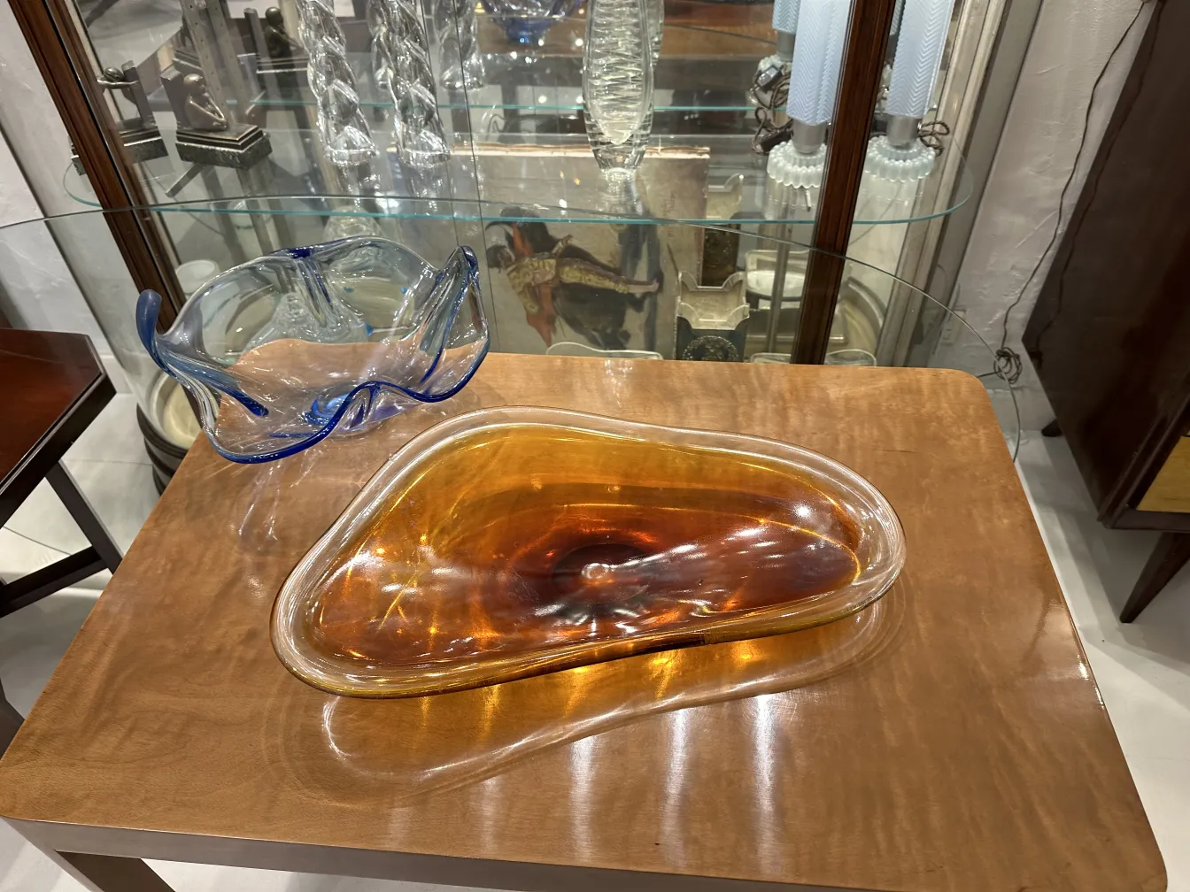 pezzo decorativo in vetro di murano antico in tonalità ambra e blu