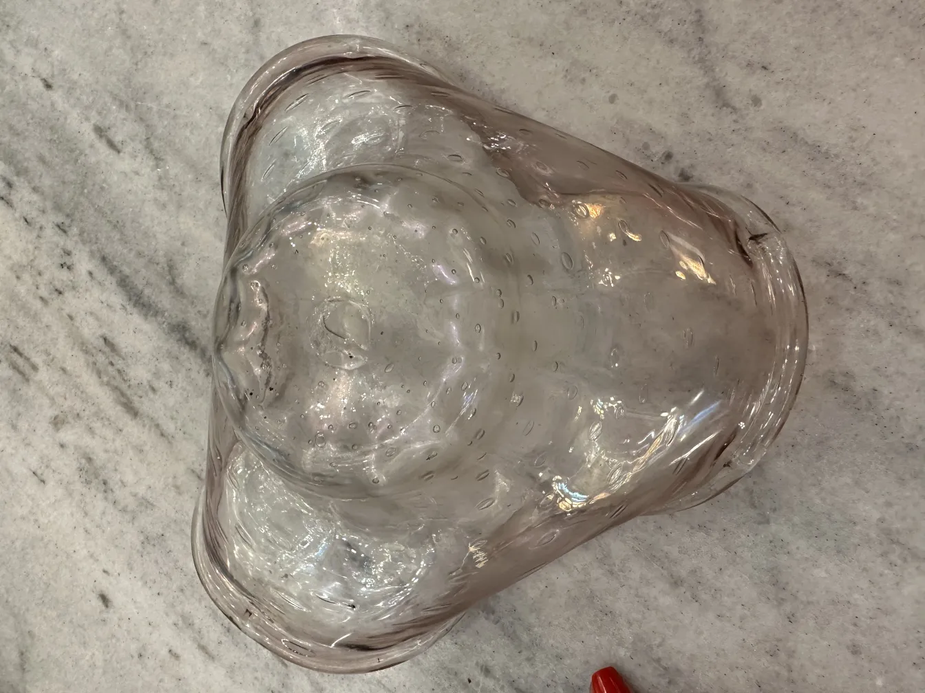 antikes murano-glas dekoratives stück mit subtilen details und eleganten formen