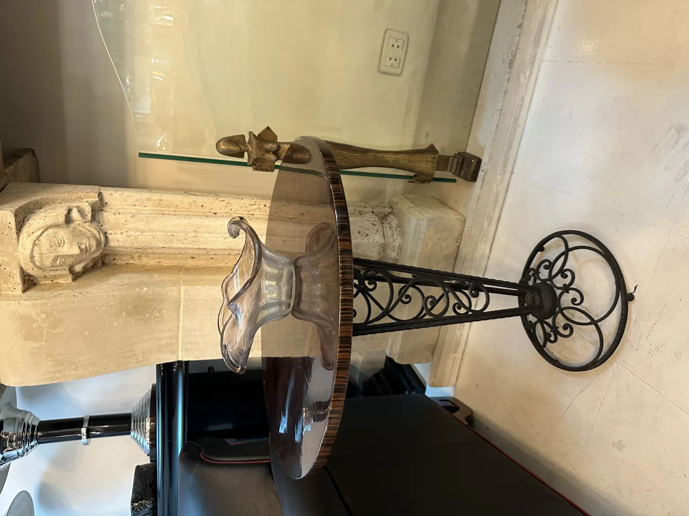 lindo vaso antigo de cristal de murano com forma ondulada