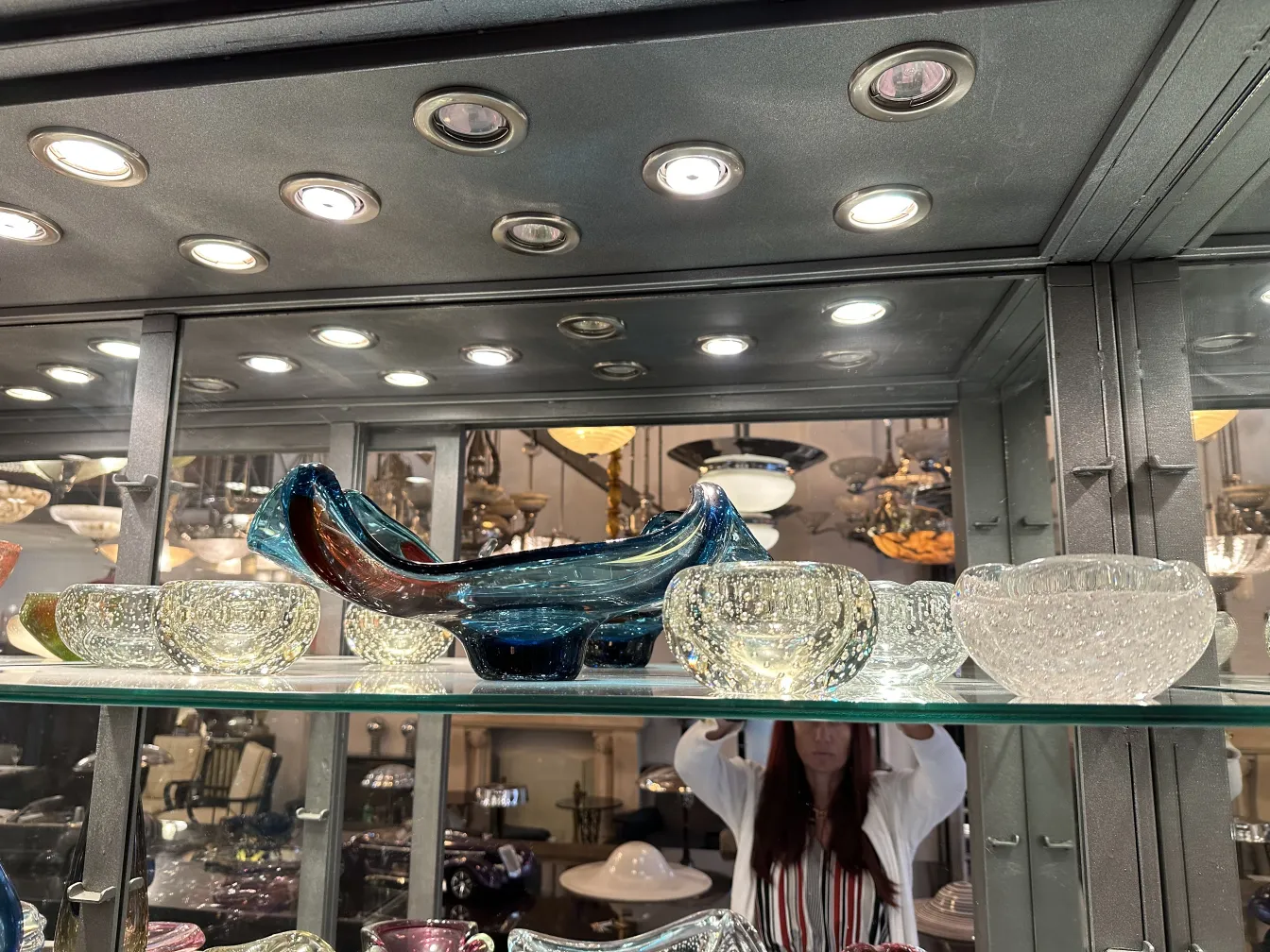 hermosa pieza antigua de cristal de murano con diseño colorido