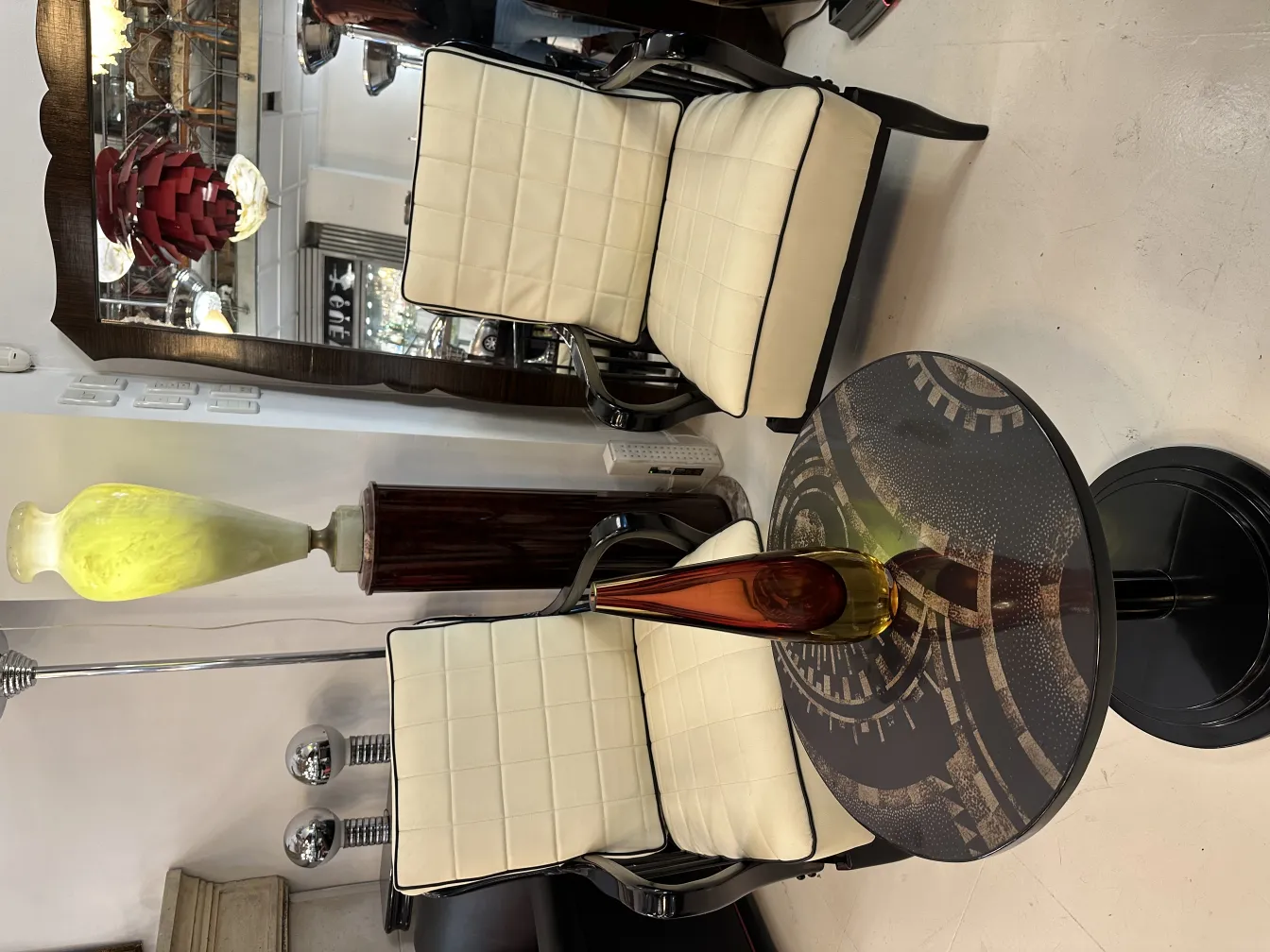 vase ancien en cristal de Murano dans un cadre élégant