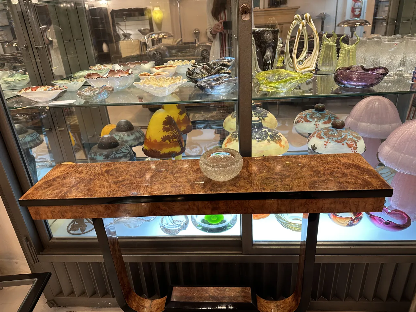 antikes murano-glas mit bunten dekorativen details