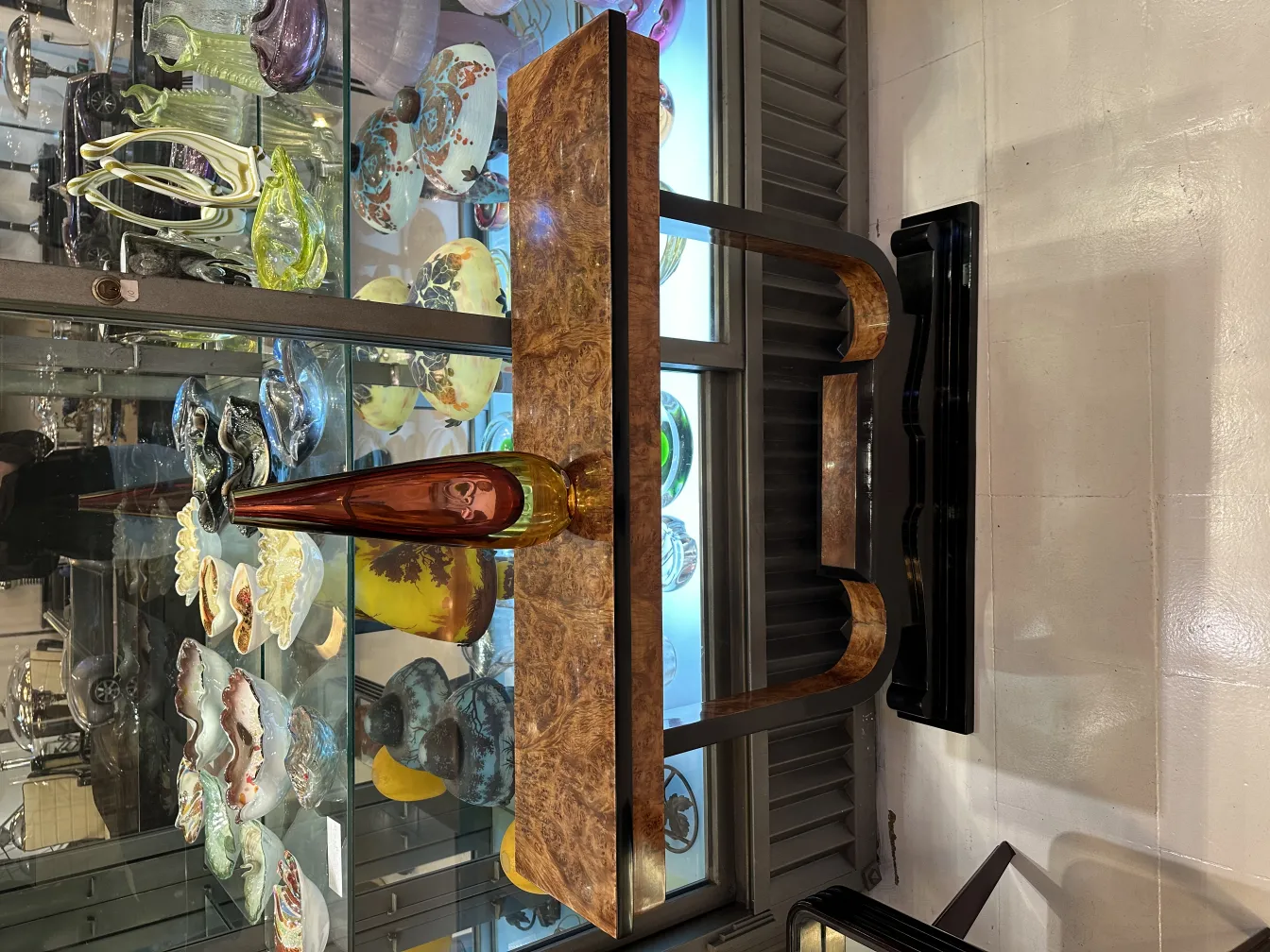 antike Murano-Glasvase in der Vitrine