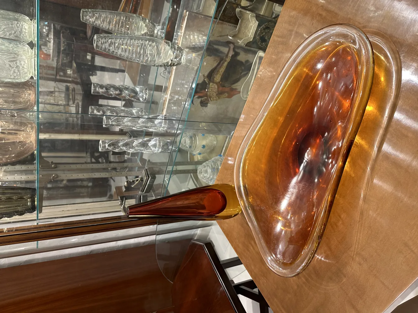 古老的琥珀色穆拉诺玻璃花瓶，装饰品