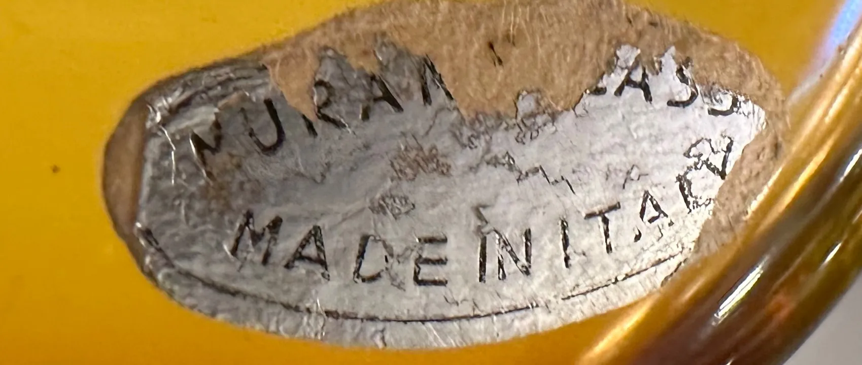 古いムラーノガラスのスタイリッシュな形状とディテール