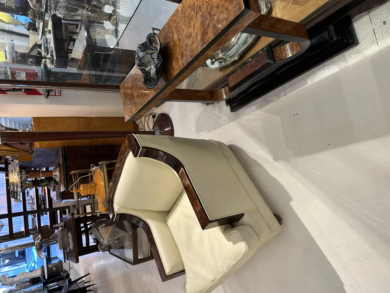 античное муранское стекло с декоративными деталями