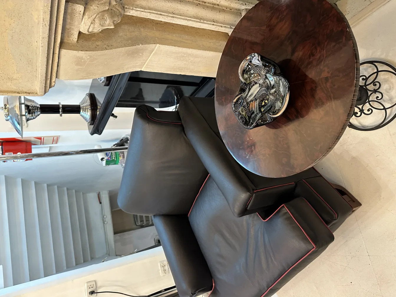 vetro di murano decorativo su tavolo elegante