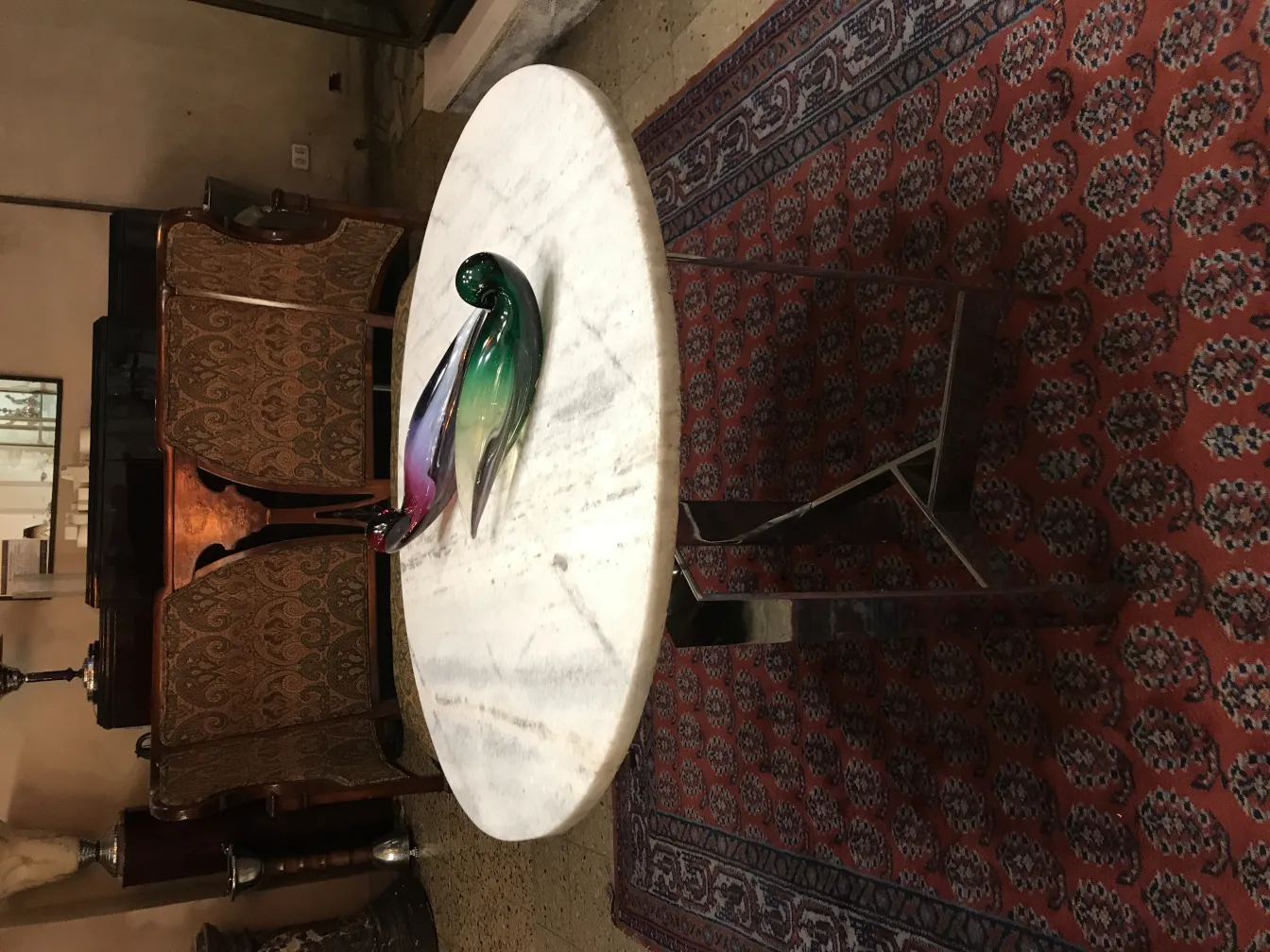 cristal de murano coloré et élégant sur la table