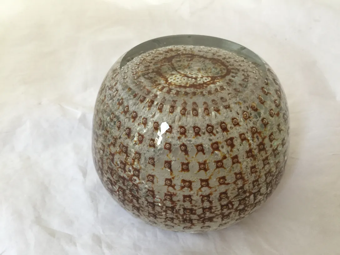 Jarrón antiguo de cristal de Murano con patrón decorativo claro