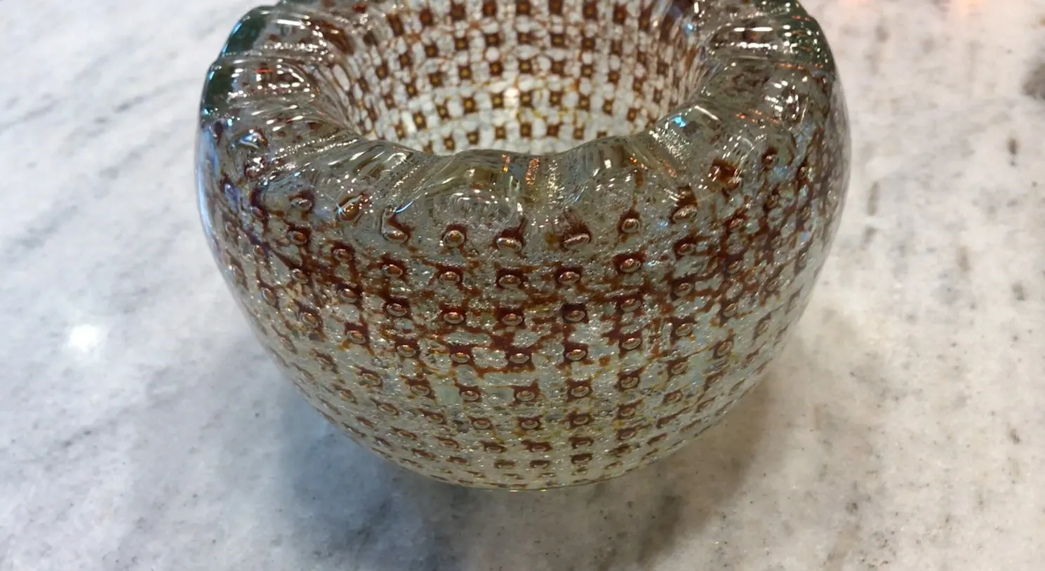vase en cristal de murano avec motif distinctif et élégant