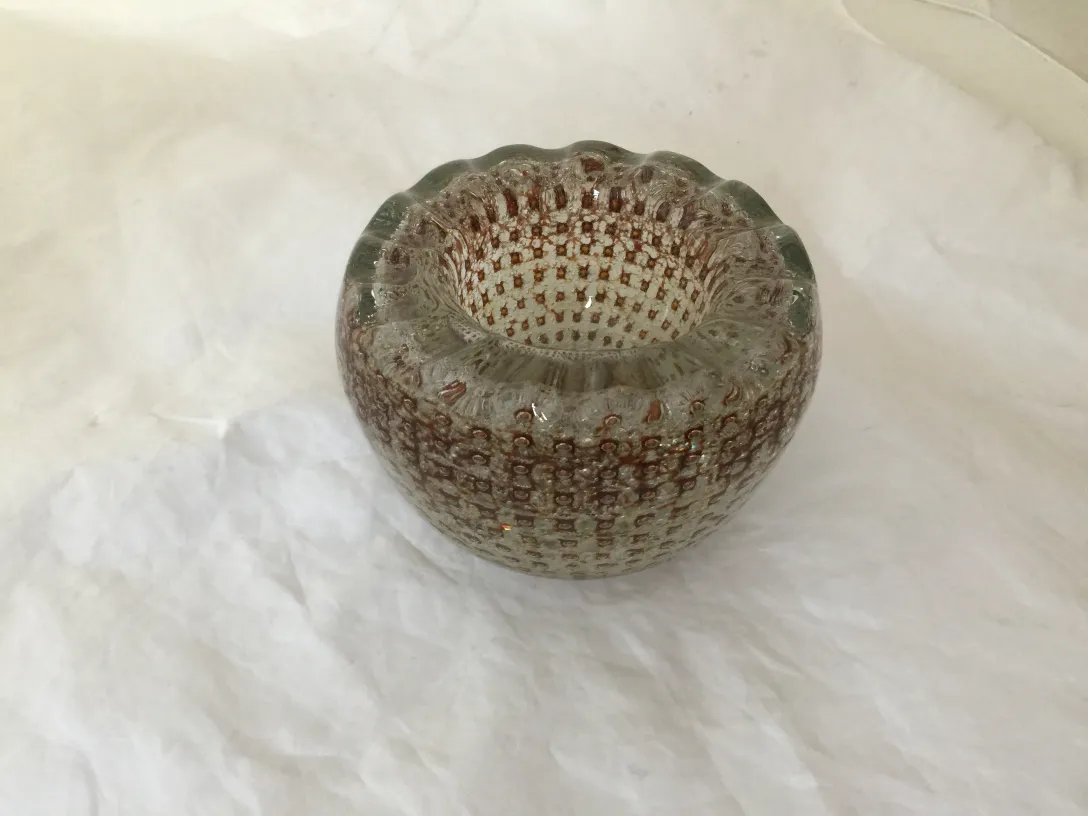 Antikes Murano-Glas mit komplexen Details und Farben