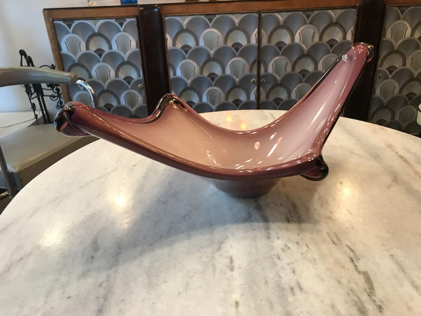 tigela decorativa antiga de cristal de murano em tons de rosa