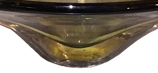 凹形的装饰性穆拉诺玻璃带细节