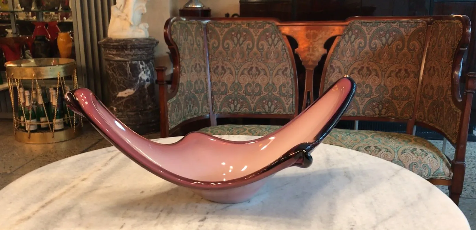 bowl antiguo de cristal de murano en color rosa con curvas