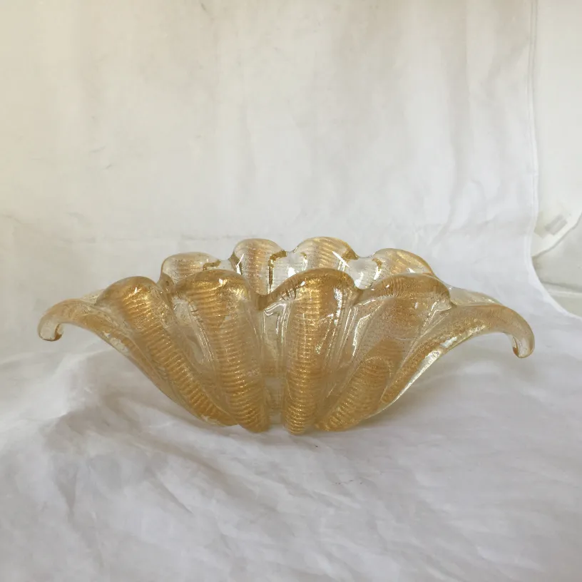 bellissimo vetro di Murano con forme ondulate