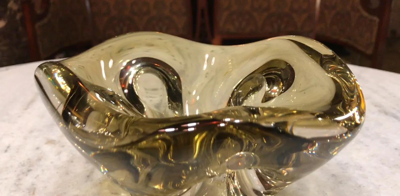 schönes Murano-Glas in goldenen und klaren Tönen