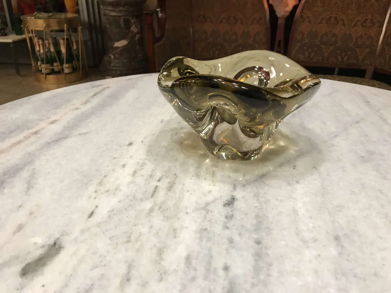 pieza antigua de cristal de Murano en forma orgánica