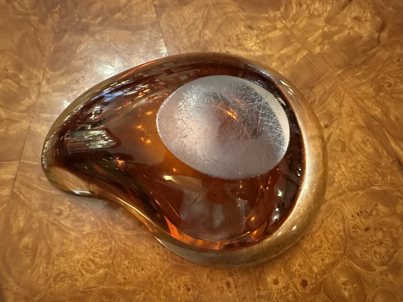 Cristal de Murano ancien avec des tons ambrés, formes douces