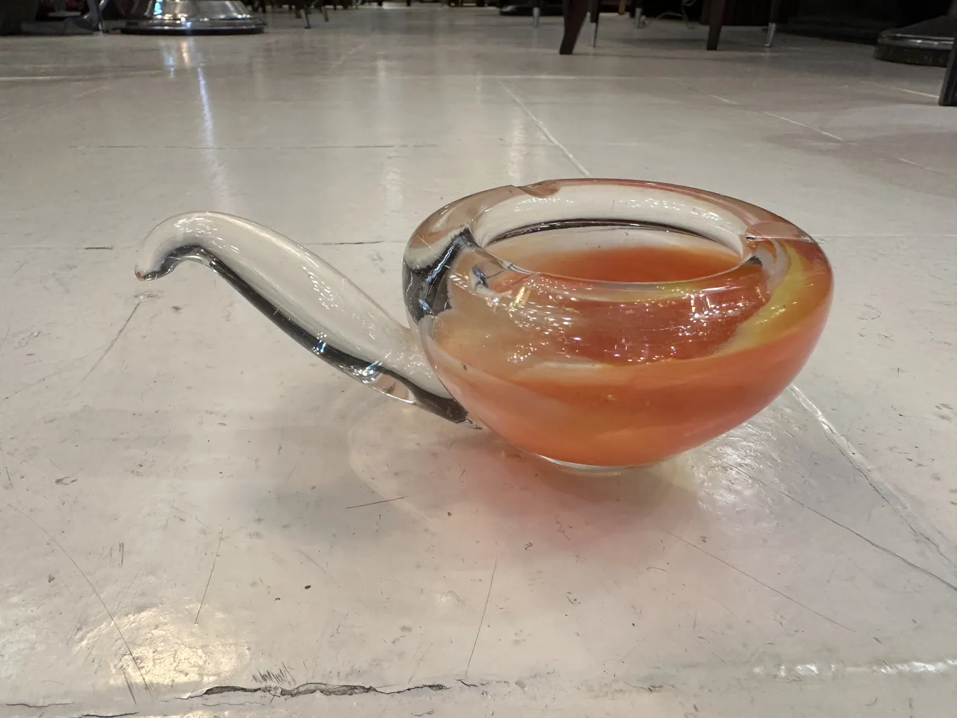 Antico vetro di Murano a forma di brocca con dettagli